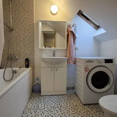 Apartment Three-bedroom On Peldu 19