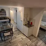 Апартаменты Three-bedroom On Peldu 19 Рига