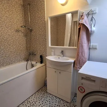 Three-bedroom On Peldu 19 * ריגה