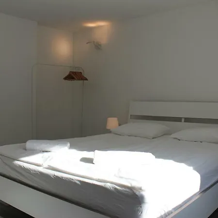 Apartment Three-bedroom On Peldu 19
