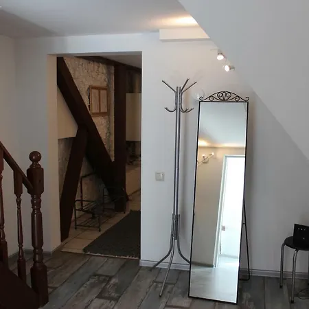 Three-bedroom On Peldu 19 *