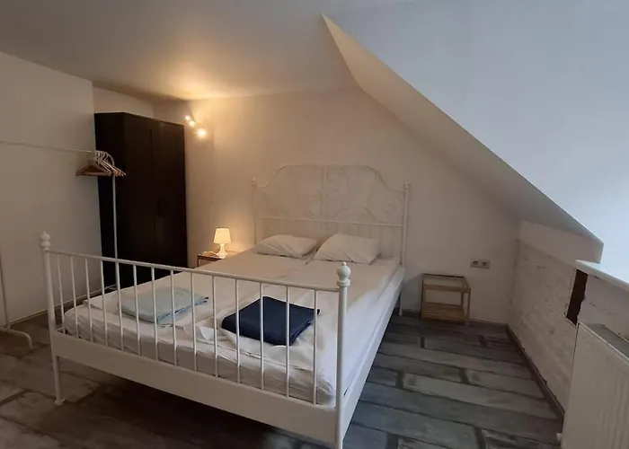 Three-bedroom On Peldu 19 Riga