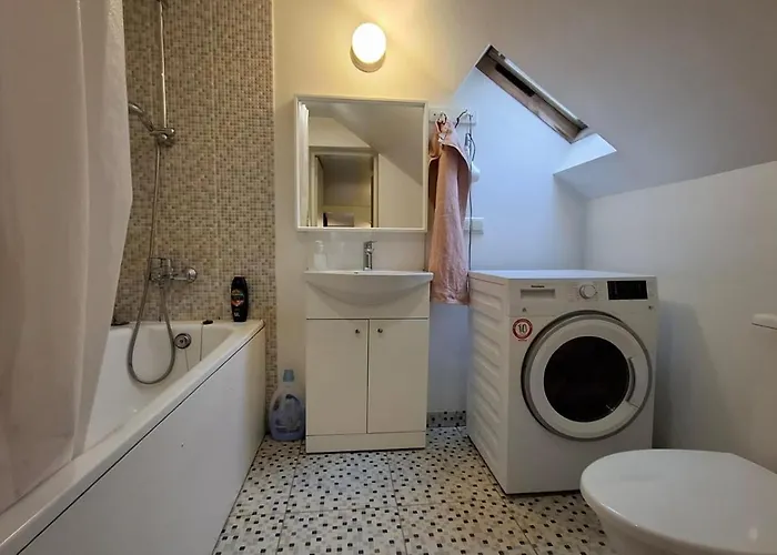 Apartment Three-bedroom On Peldu 19