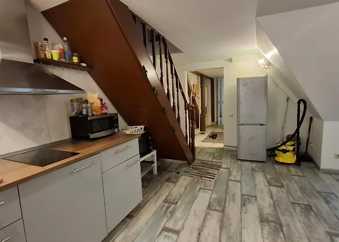 Three-bedroom On Peldu 19 *