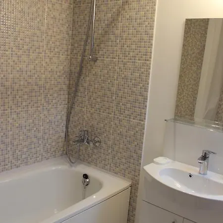 Three-bedroom On Peldu 19 Appartamento *